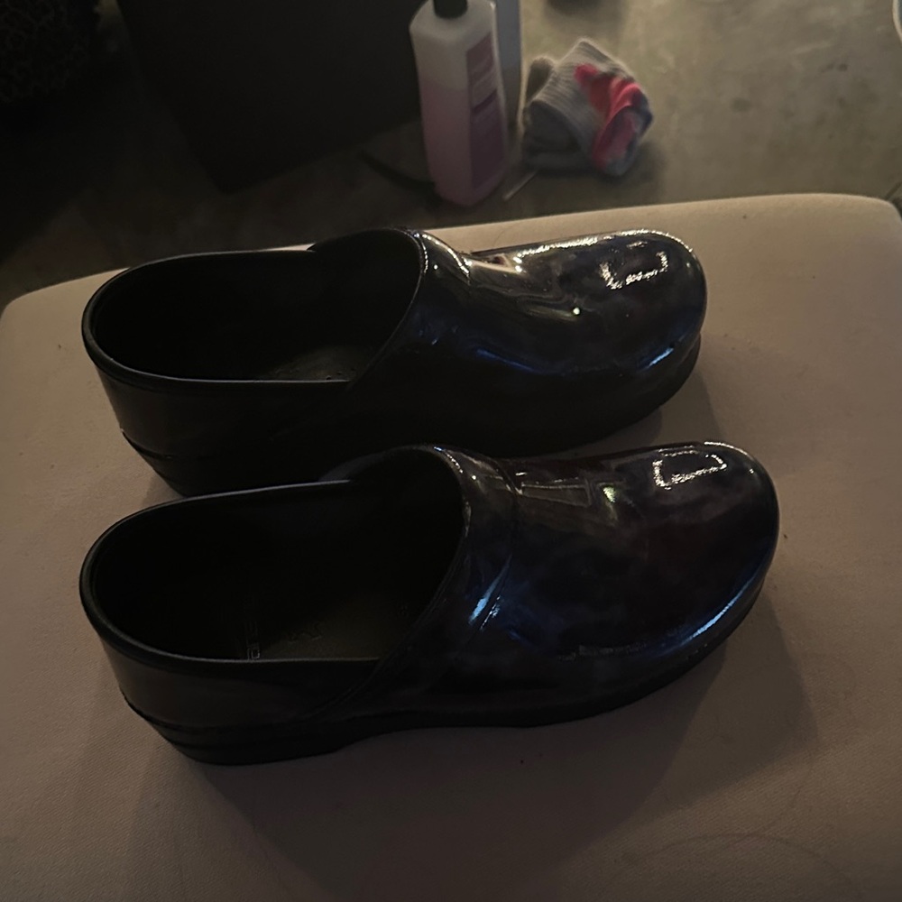 Sleek Black Women's Clogs